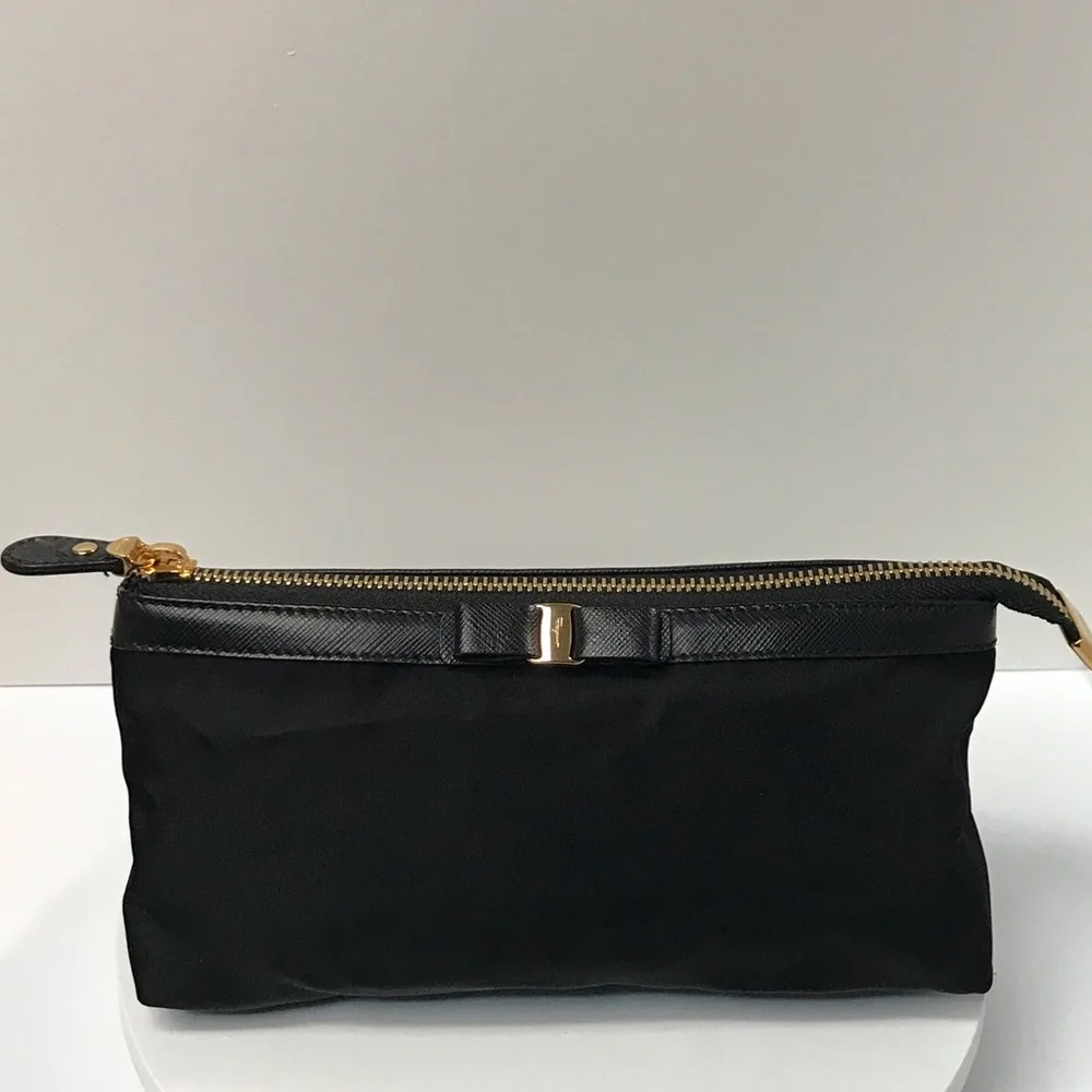 Salvatore Ferragamo Vara Ribbon Nylon/Leather Cosmetic Bag 😍🖤